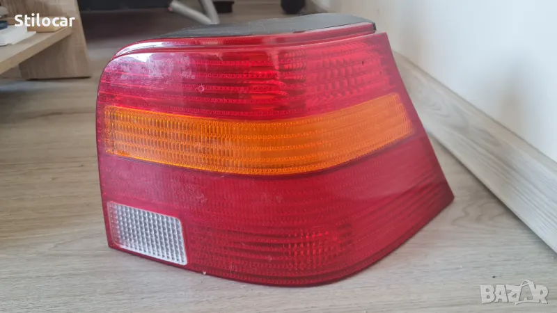 Стоп VW Golf IV десен хечбек Valeo, снимка 1