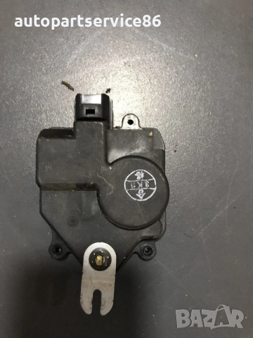 Актуатор на бравата на задната дясна врата за KIA Carnival 2.9 CRDi (2002–2006), снимка 3 - Части - 53173496