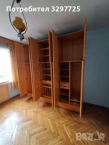 Продавам четирикрилен лакиран гардероб 🧥👗🌲Бял бор🌲, снимка 16 - Гардероби - 52580160