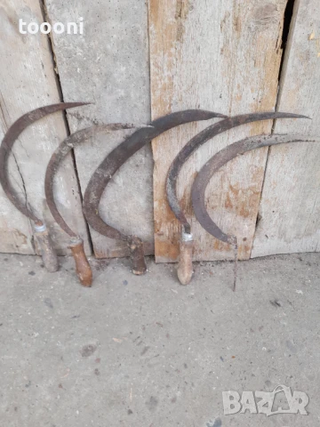 Сърпове за косене и декорация