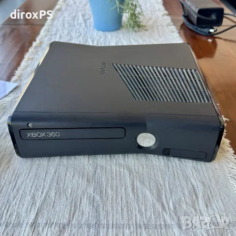 Хакнат Xbox 360 E (Моднат / Всички игри) + Безжичен Джойстик + Call of Duty, снимка 2 - Xbox конзоли - 55889747