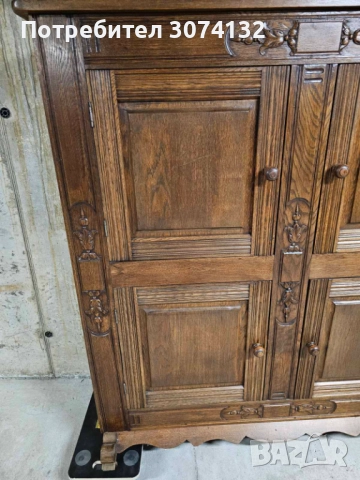 Трапезен шкаф с дърворезба, снимка 2 - Шкафове - 52159429