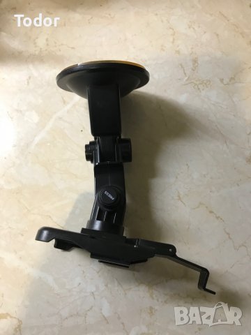 Стойка за Iphone 4 за стъклото за кола