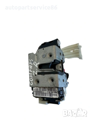 Брава на задна дясна за Jeep Compass (2011) P04589650AD