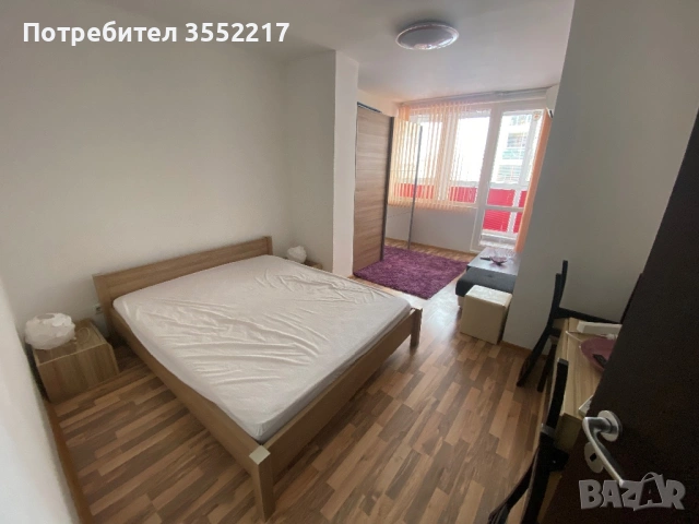 Спалня с 2 нощни шкафчета 