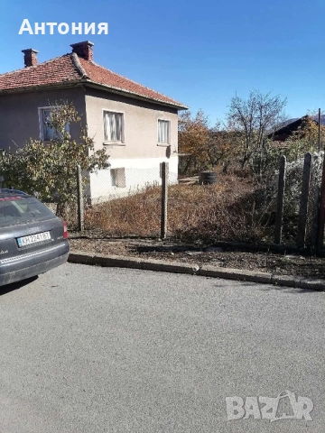 Двуетажна къща с гараж, снимка 5 - Къщи - 52228862