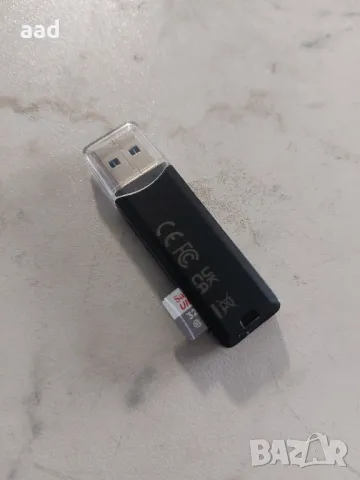Продавам карт рийдър за SDXC и micro SDXC usb3.0., снимка 2 - Кабели и адаптери - 48875344