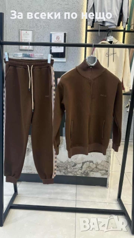 Guess Дамски Ватиран Спортен Комплект🔝Дамски Спортен Екип Гес - Налични Различни Цветове Код I_212, снимка 4 - Спортни екипи - 52313616