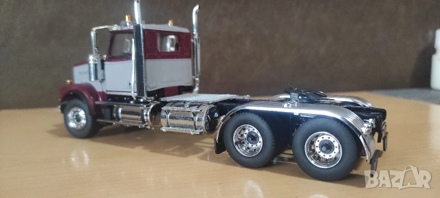 Колекционерски камион мащаб 1:50, снимка 7 - Колекции - 53866356