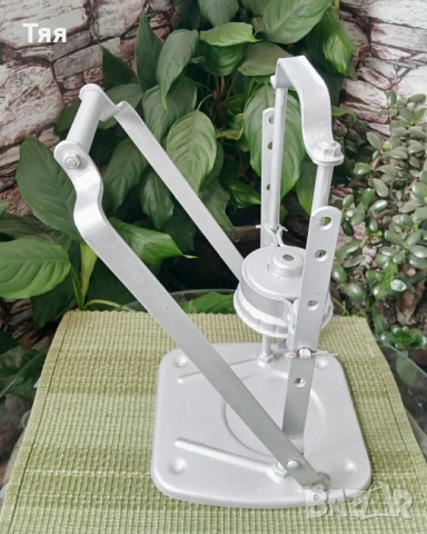 Лостова затварачка за буркани, снимка 2 - Буркани, бутилки и капачки - 53871669