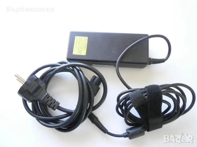 Оригинално зарядно устройство за лаптоп Toshiba, снимка 3 - Захранвания и кутии - 47605697