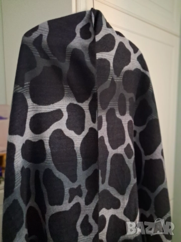 Дамски шал, снимка 4 - Шалове - 52739533