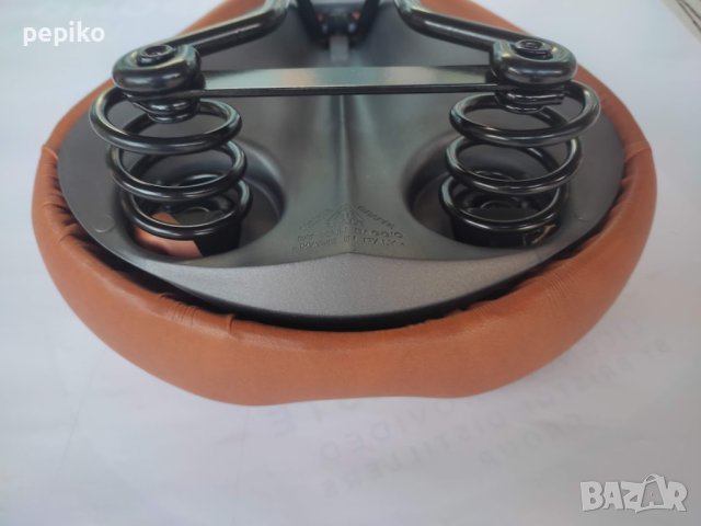 Продавам колела внос от Германия оригинална Италианска седалка AMERICA с пружини, снимка 5 - Части за велосипеди - 41375435