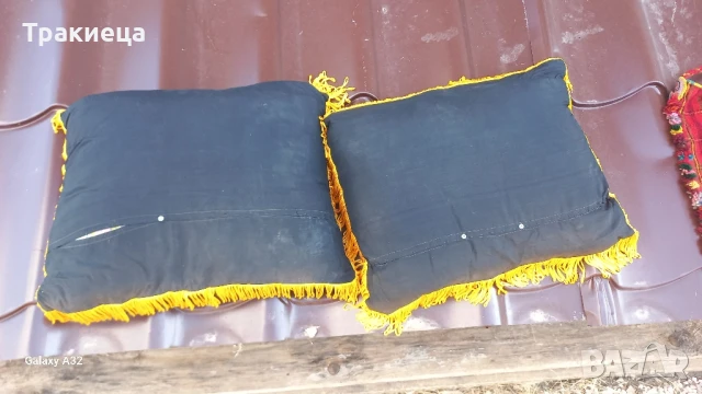 СТАРИ ВЪЗГЛАВНИЦИ СЪС СЪРМА, снимка 2 - Антикварни и старинни предмети - 50841924