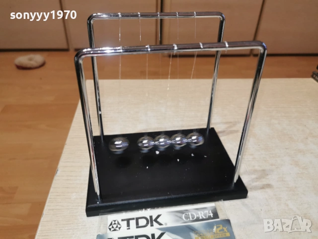 Люлката на Нютон 18Х18Х12СМ 1401261736, снимка 2 - Колекции - 53099163