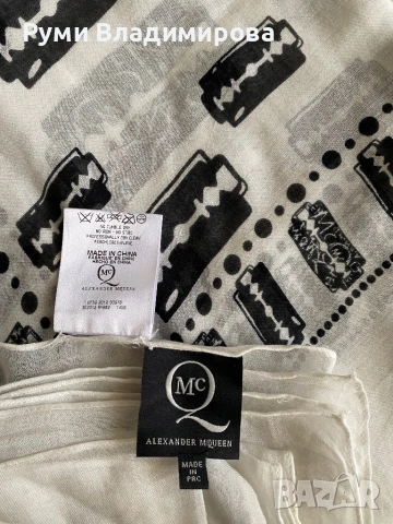 Бял шал Аlexander Mcqueen, снимка 5 - Шалове - 53785986