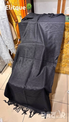 шалове %100 Кашмир Размер 1.90x65 Louis Vuitton , снимка 2 - Шалове - 52907978