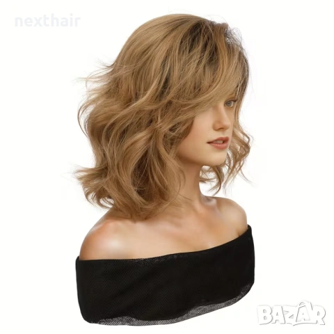 Модерна пшенично руса перука с тъмни корени - чуплива, асиметрична прическа, снимка 3 - Аксесоари за коса - 53728622