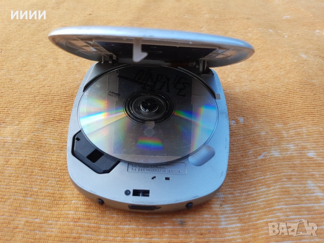 Дискмен плейър ROADSTAR с радио, снимка 3 - Аудиосистеми - 53697136