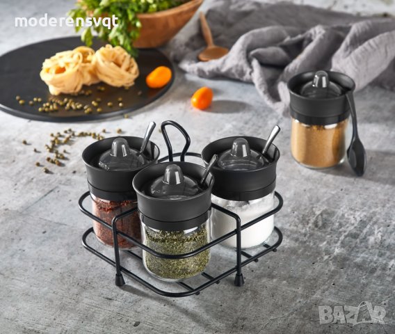 Комплект 4бр солници с метална стойка за подправки