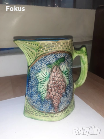 Стара релефна глечосана кана за вино троянска керамика, снимка 2 - Антикварни и старинни предмети - 53278693