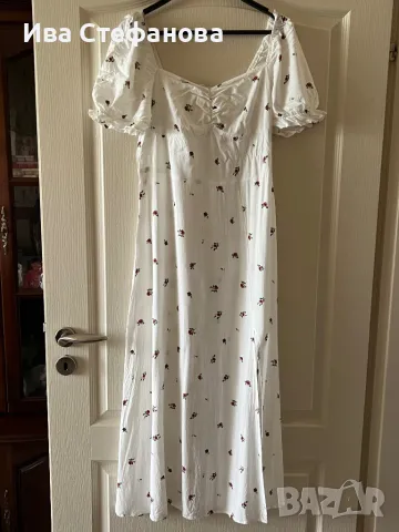 Нова женствена нежна бяла дълга рокля 100% вискоза рози , снимка 3 - Рокли - 50382159