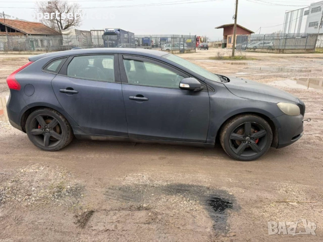 на части Волво в40 Volvo v40 1.6 d 2014, снимка 4 - Автомобили и джипове - 53472795