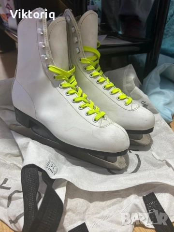 Дамски кънки за лед