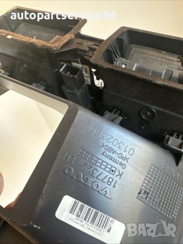 Превключвател за опасност на вентилационните отвори за Volvo XC60 2.0D (2011) 1877322, снимка 2 - Части - 53774120