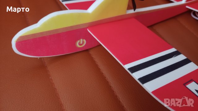 Отличен подарък за дете!!! Летящ детски самолет с електрически двигател и лед светлини, снимка 9 - Влакчета, самолети, хеликоптери - 42056235