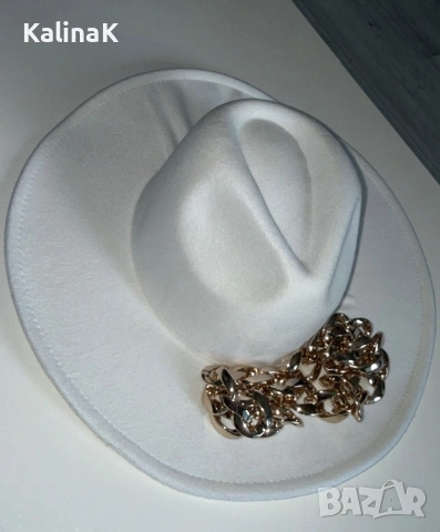 Бяла шапка капела, снимка 3 - Шапки - 53731003