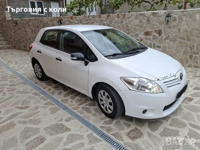 Toyota Auris 1.33 vvti, снимка 2 - Автомобили и джипове - 56411968