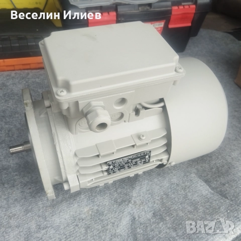 Ел. Мотор 0.75kw трифазен