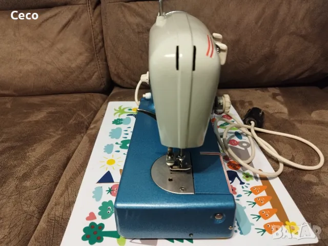 продавам ретро портативна шевна машина , снимка 4 - Шевни машини - 48446768