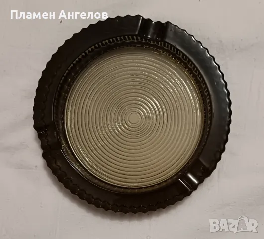 Българско стъкло, старото българско производство. Стар стъклен пепелник. 