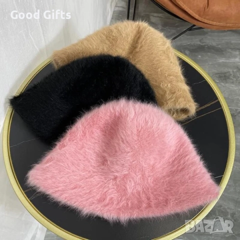 Дамска зимна шапка с пухкав ефект – стил и топлина през студените дни, снимка 10 - Шапки - 52029193