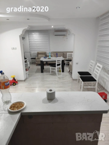 апартамент – 100 кв.м с голям хол, килер, таванска стая 13кв , маза и 2 дворни места, 125 000 €, снимка 3 - Разсади - 53125303