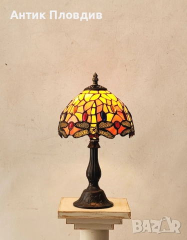 Настолна лампа Tiffany стил с витражен абажур