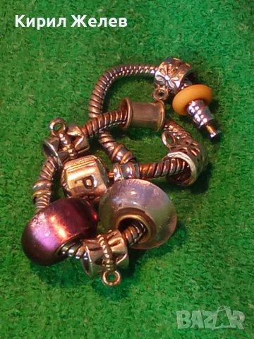 КРАСИВА МОДНА БРОНЗОВА АРТ ГРИВНА с ПОСРЕБРЯВАНЕ КРИСТАЛИ и НАДПИС PANDORA 38672, снимка 2 - Гривни - 41682268