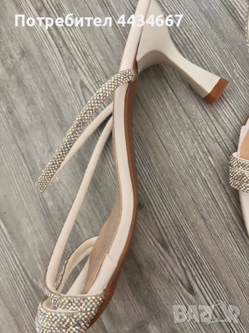 Бели сандали, снимка 3 - Дамски обувки на ток - 52766121
