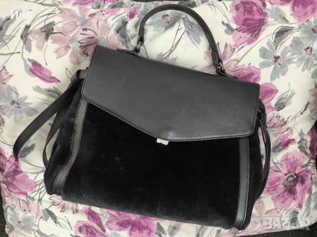 Черна дамска чанта с еко пух, снимка 2 - Чанти - 36203762