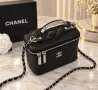 Chanel дамска чанта със сребристо, снимка 2