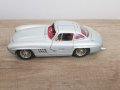 Bburago Метална количка 1954 Mercedes Benz 300SL 1:18