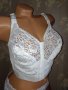 Miss Mary 90 D-Бял сутиен с предно закопчаване и подсилен гръб , меки чашки без банели , снимка 3