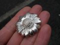 СТАРА ПОСРЕБРЕНА БРОШКА ЦВЕТЕ, снимка 2