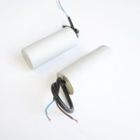 Работен кондензатор 420V/470V 25uF с кабел и резба, снимка 1 - Друга електроника - 42560789