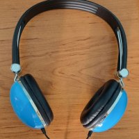 Сини слушалки с кабел Clour Your Word by Urbanz, снимка 1 - Слушалки и портативни колонки - 34611043