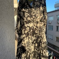 Нова стилна черна бяла разкошна феерична елегантна плисирана плисе рокля Reserved , снимка 12 - Поли - 42179190