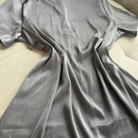 Дамска сатенена сива рокля, овърсайз, снимка 2 - Рокли - 44791077