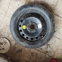 Резервна гума тип патерица Бмв, снимка 1 - Гуми и джанти - 41337356